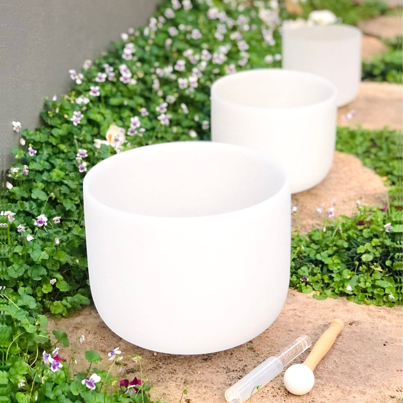 Set of 3 White Sound Therapy Bowls in Beige Case